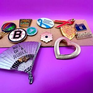 Collectable pin bundle